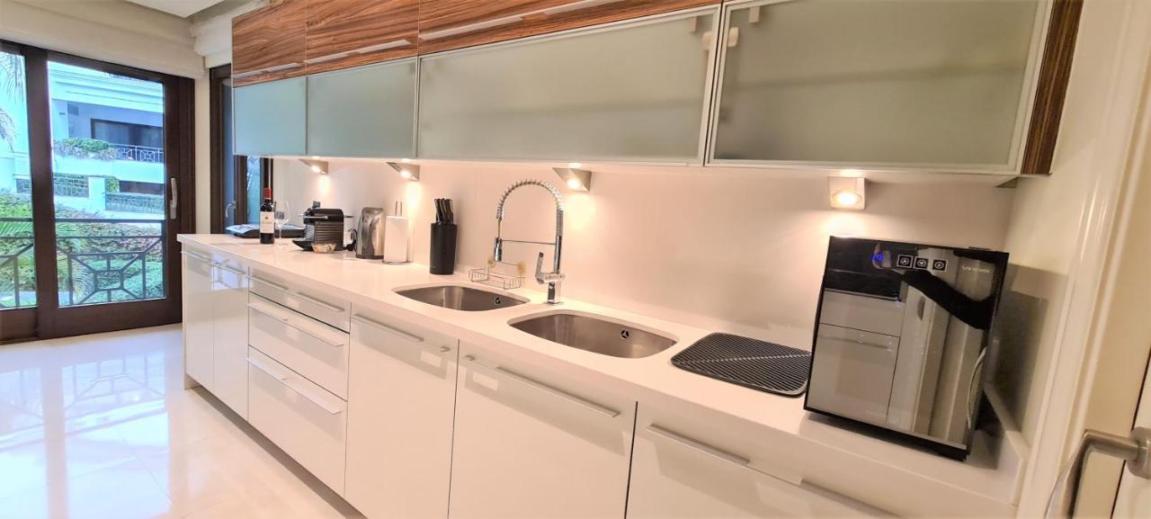 Luxury Apartment Frontal Beach In Doncella Beach Estepona Exterior foto
