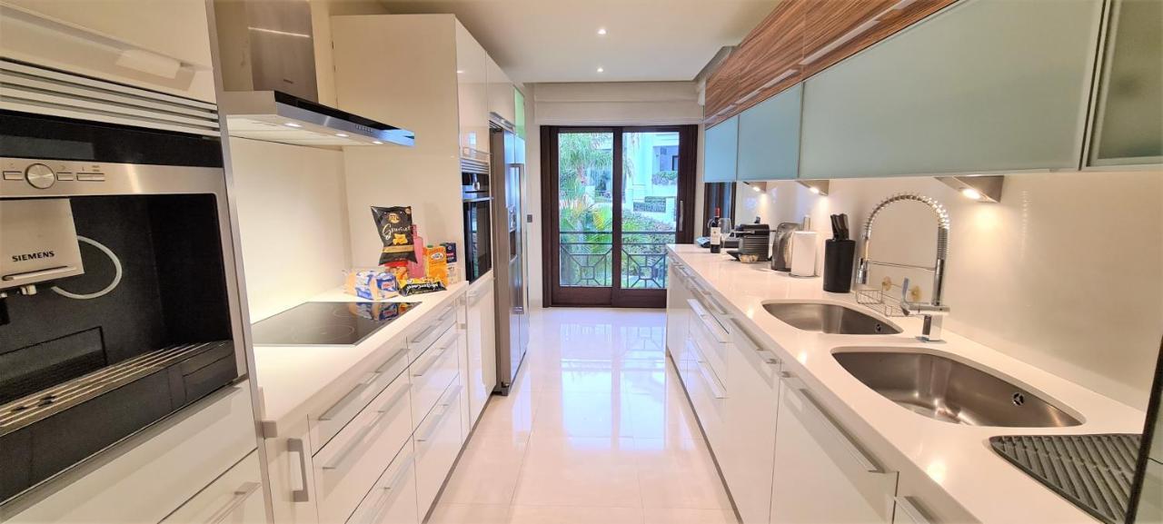 Luxury Apartment Frontal Beach In Doncella Beach Estepona Exterior foto