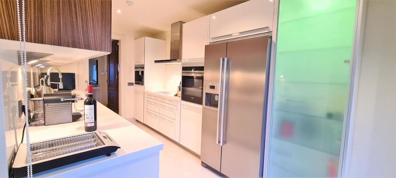 Luxury Apartment Frontal Beach In Doncella Beach Estepona Exterior foto