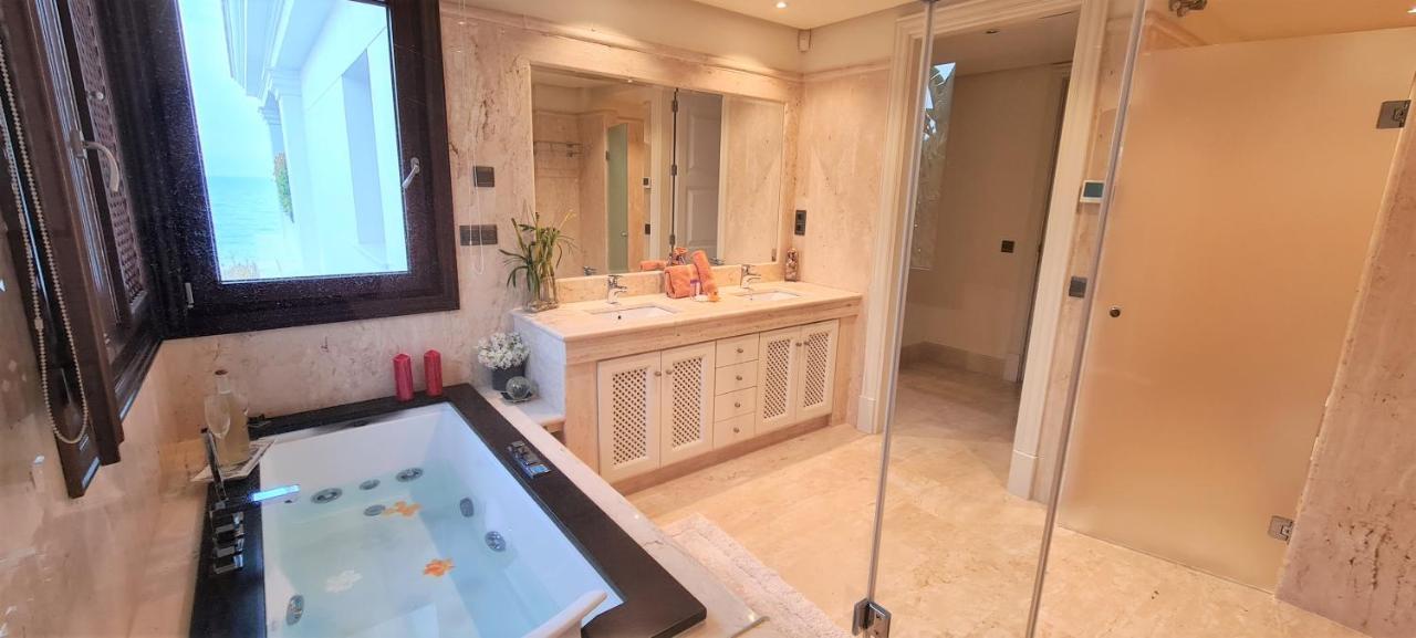 Luxury Apartment Frontal Beach In Doncella Beach Estepona Exterior foto