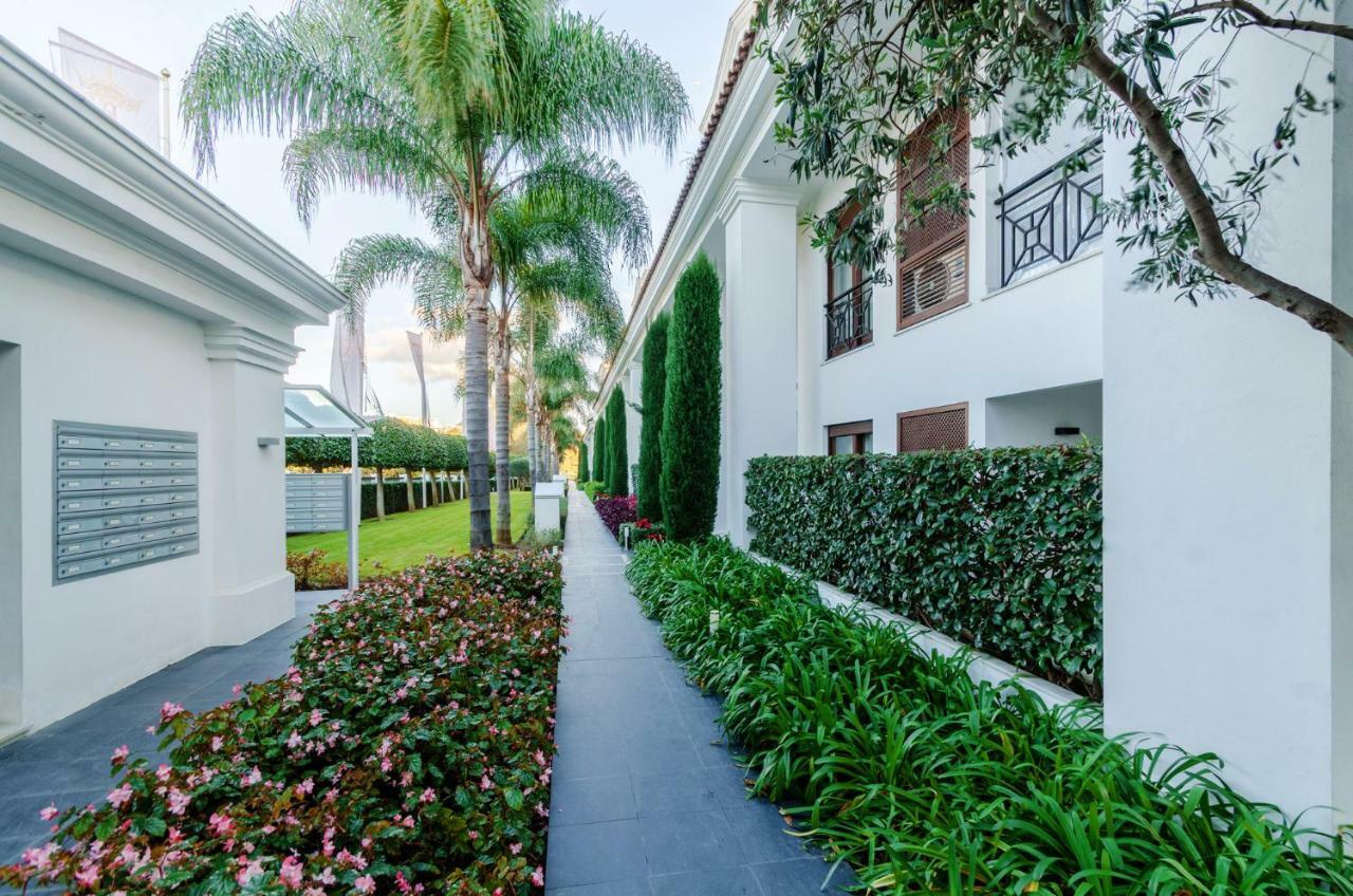 Luxury Apartment Frontal Beach In Doncella Beach Estepona Exterior foto