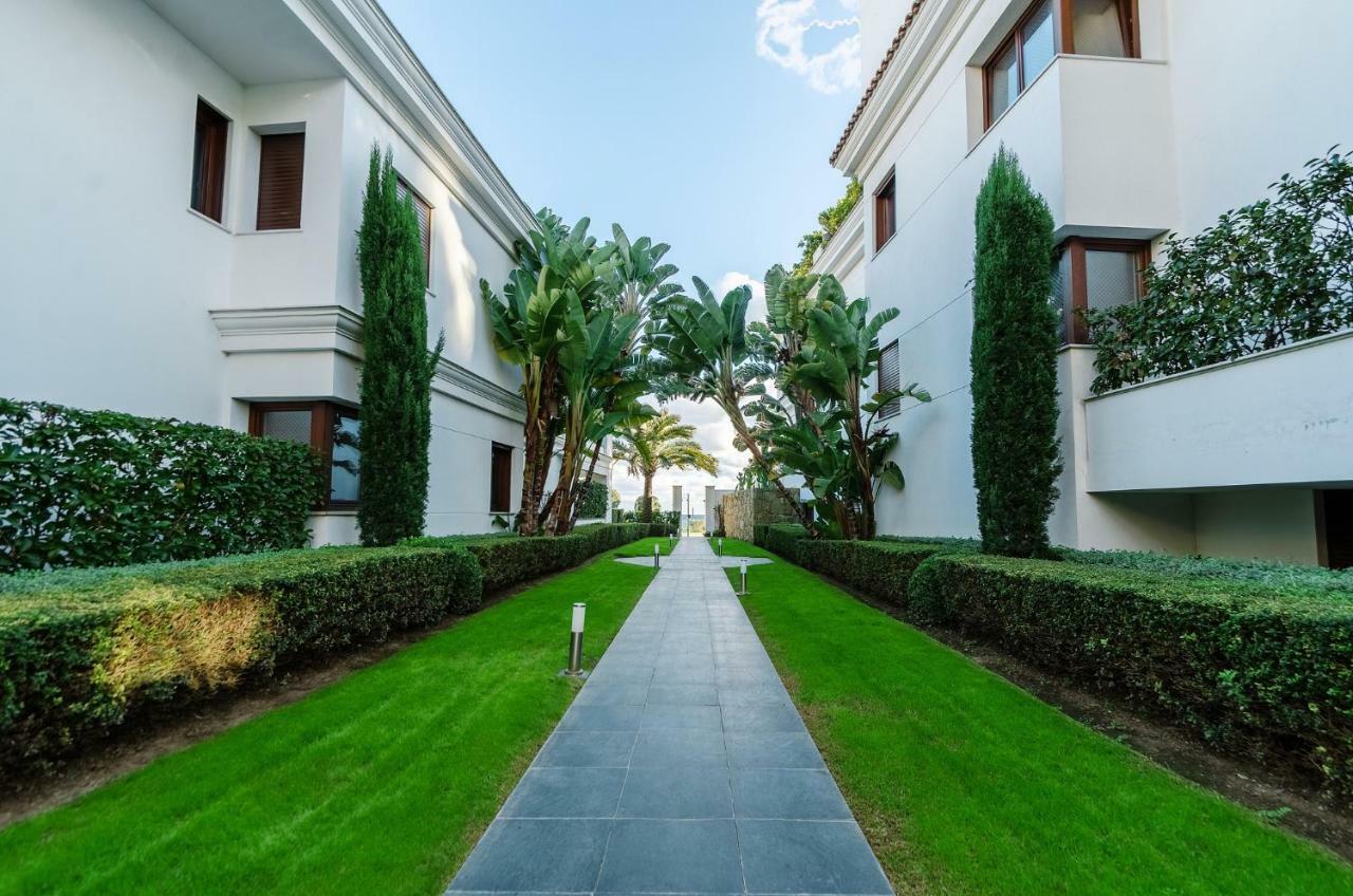 Luxury Apartment Frontal Beach In Doncella Beach Estepona Exterior foto