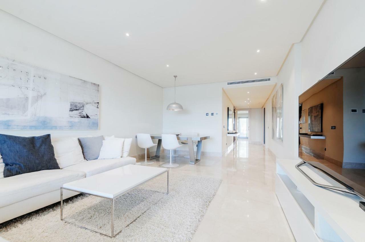 Luxury Apartment Frontal Beach In Doncella Beach Estepona Exterior foto