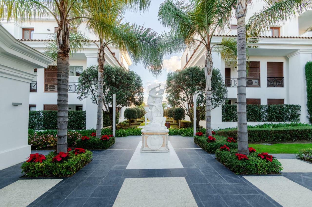 Luxury Apartment Frontal Beach In Doncella Beach Estepona Exterior foto