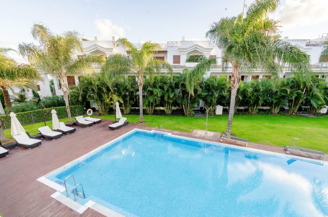 Luxury Apartment Frontal Beach In Doncella Beach Estepona Exterior foto