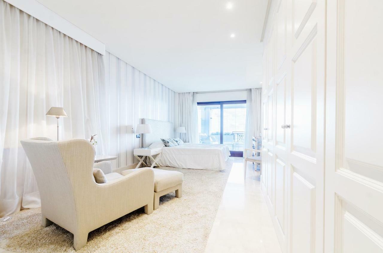 Luxury Apartment Frontal Beach In Doncella Beach Estepona Exterior foto