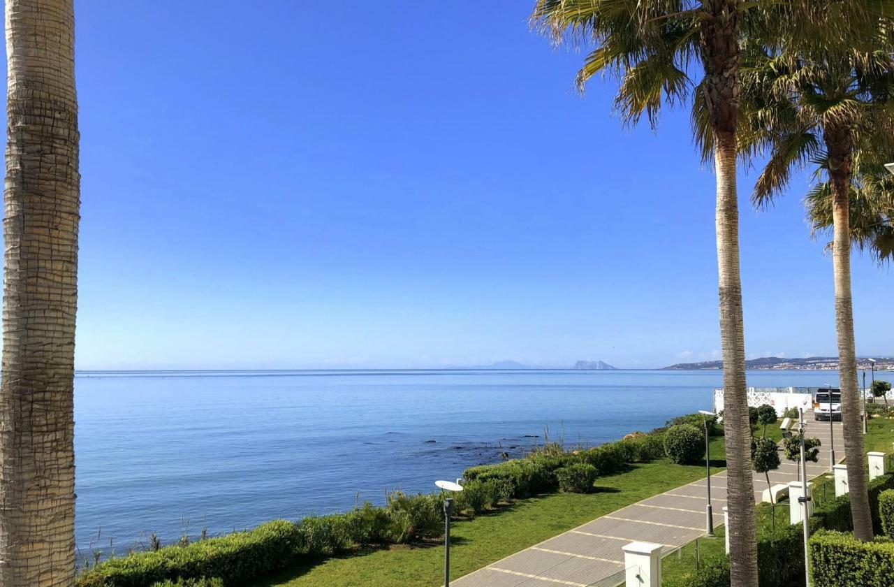 Luxury Apartment Frontal Beach In Doncella Beach Estepona Exterior foto